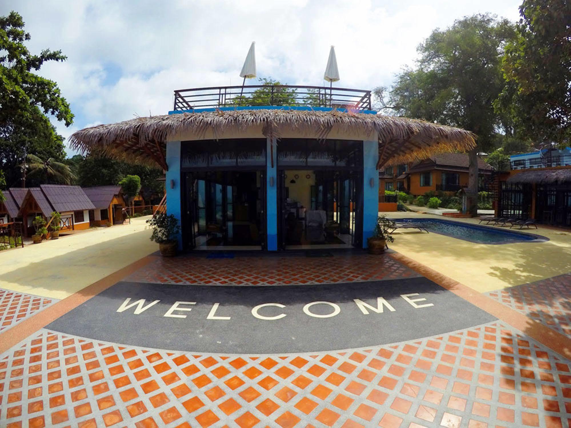 Phi Phi Long Beach Resort & Villa Exterior photo