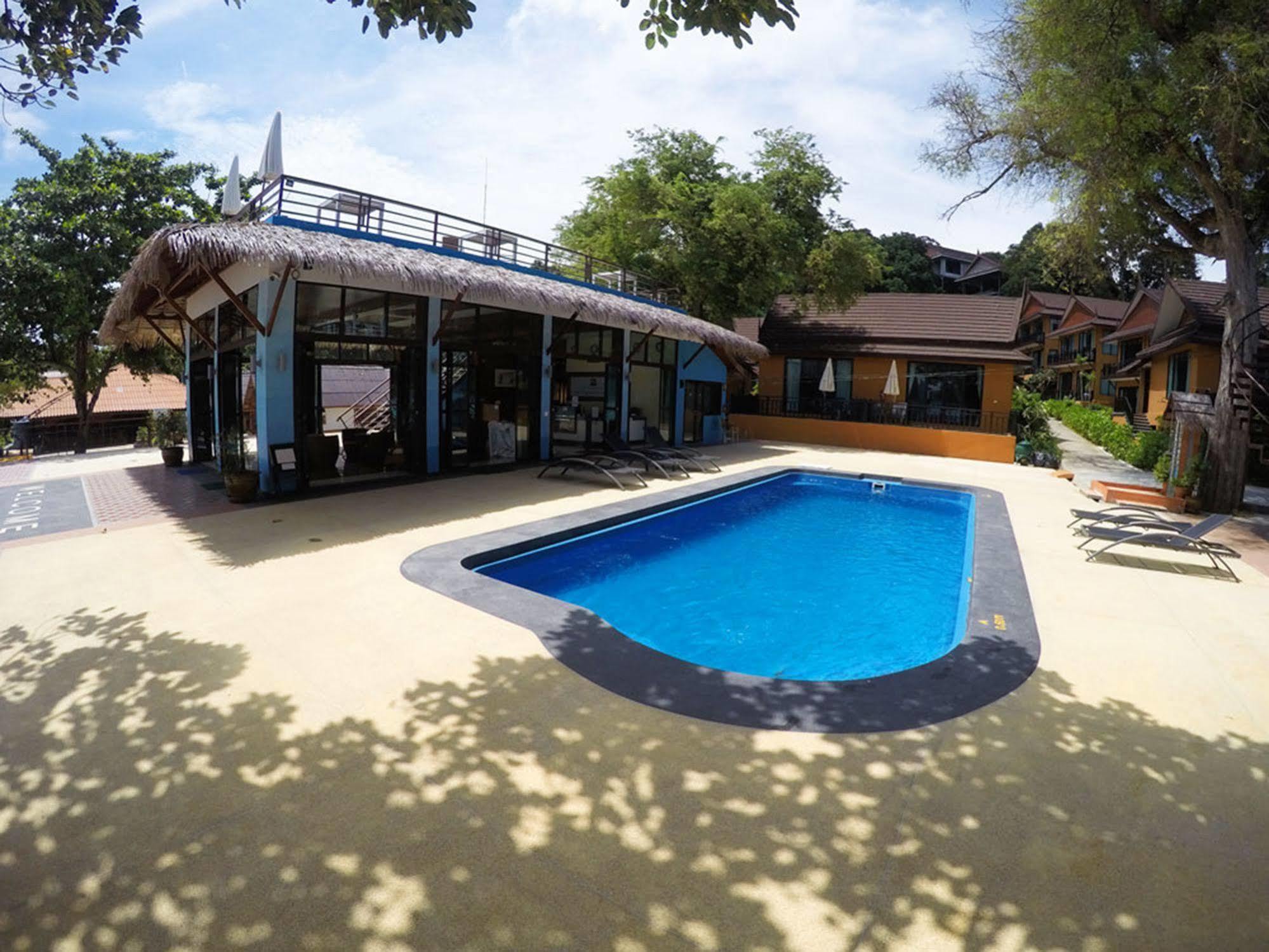 Phi Phi Long Beach Resort & Villa Exterior photo