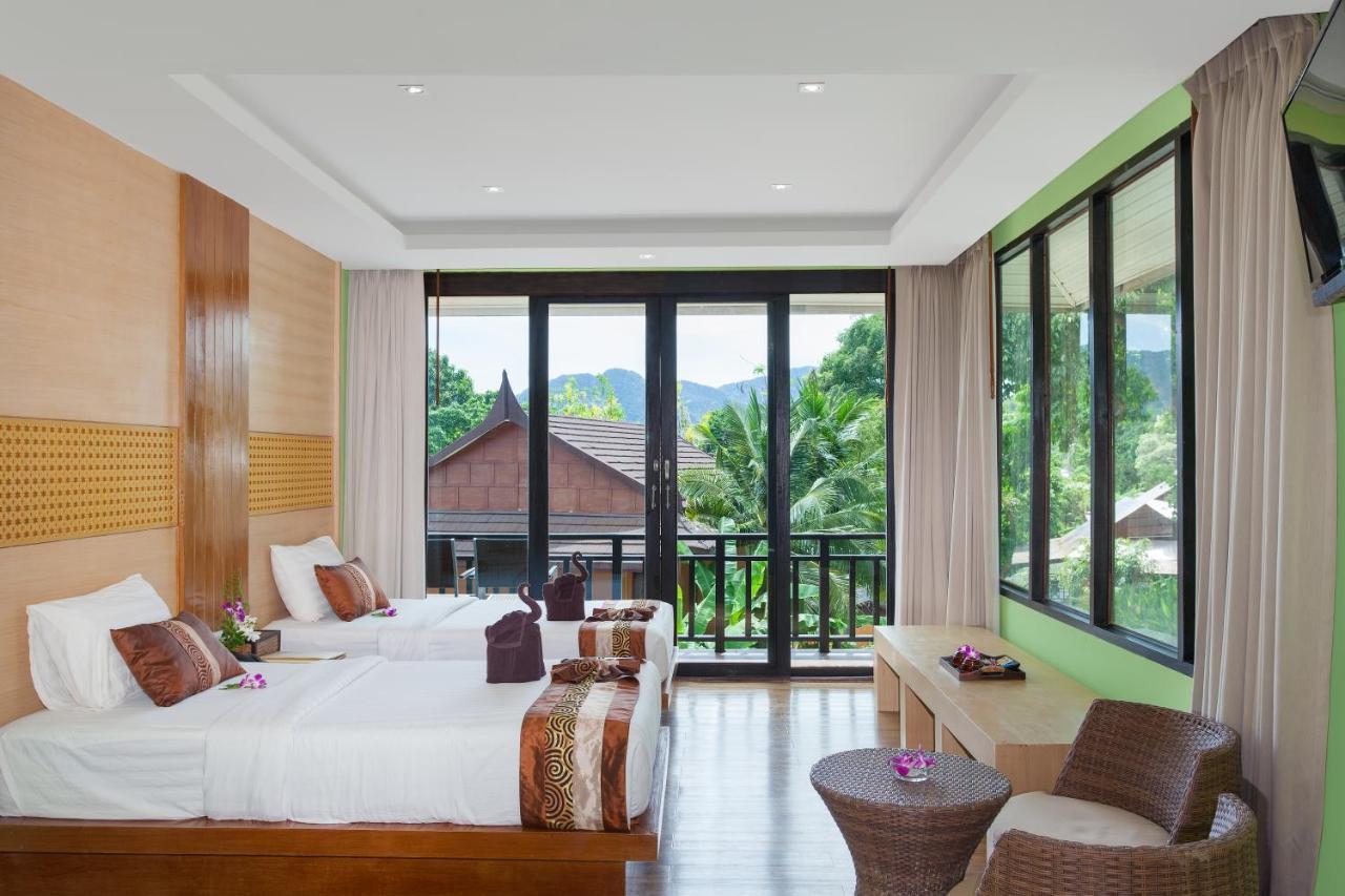 Phi Phi Long Beach Resort & Villa Exterior photo